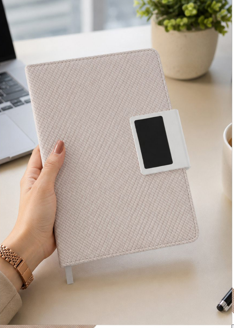 V-817 Dual-Tone Contrast Executive Notebook